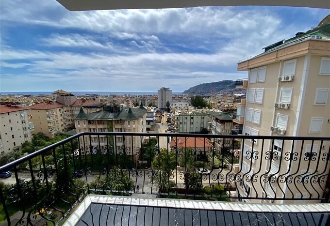 Apartment in a Complex with Social Activities in Alanya Antalya